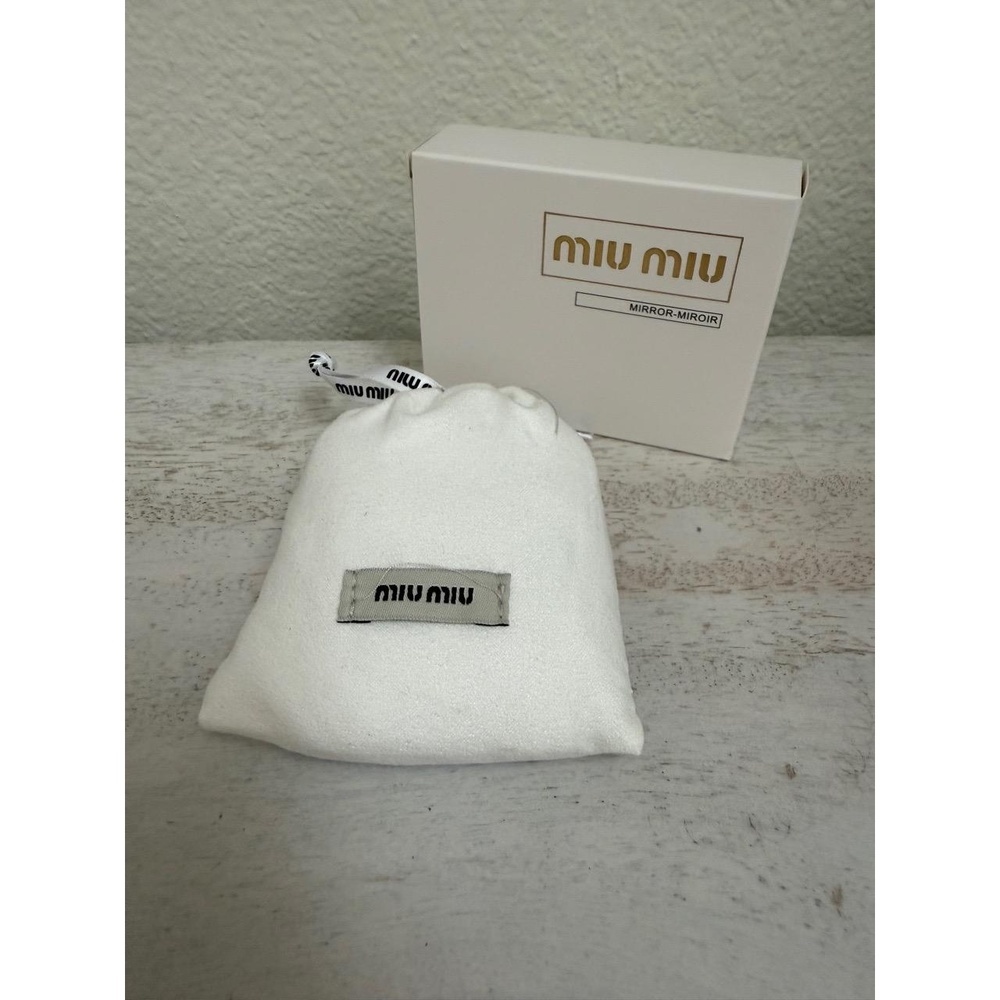 NIB Miu Miu White Quilted Compact Mirror - Picture 4 of 4